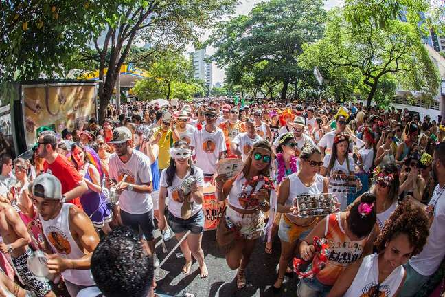 A Prefeitura de Belo Horizonte quer realizar o maior Carnaval da história da cidade. Para isso, mobilizou mais de 4 mil servidores públicos municipais para trabalhar na logística e atendimento aos moradores e foliões, durante todo o feriado