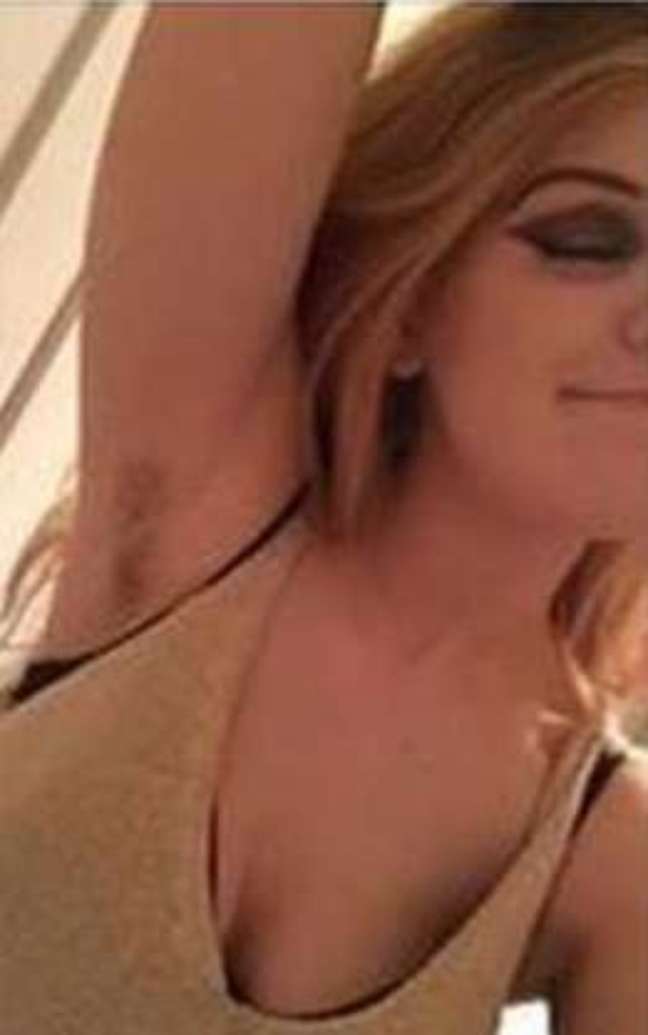 Algumas usuárias chegaram a postar fotos de axilas não depiladas em solidariedade à mãe do ator