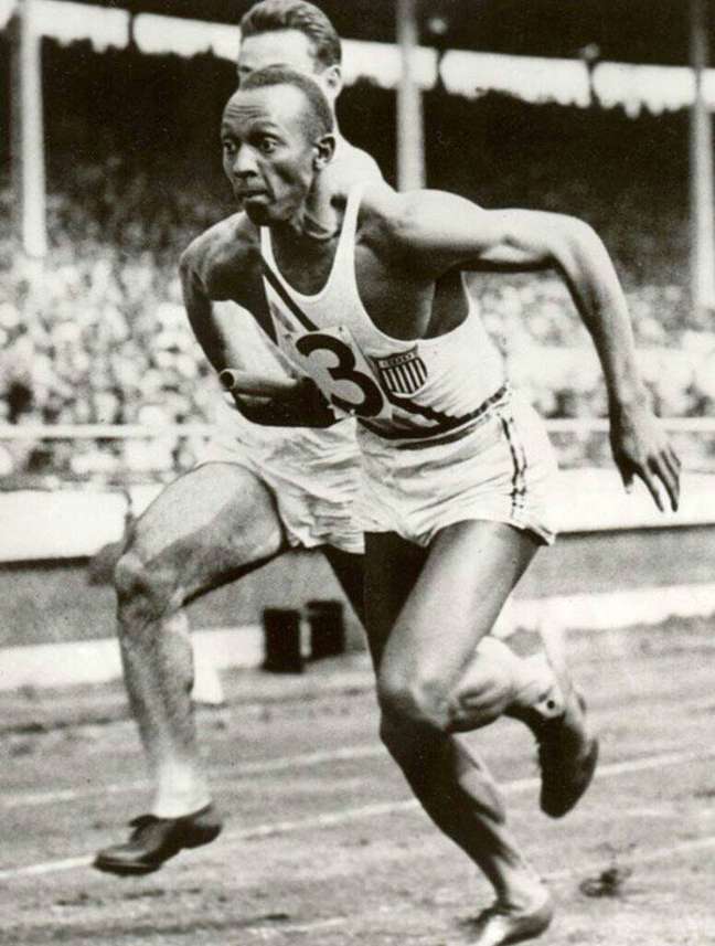 Embora seja considerado um ícone do olimpismo, da superação e da igualdade pelo esporte, Jesse Owens nunca teve, em vida, o reconhecimento digno de seus feitos – apesar de ter batido oito recordes mundiais, em diversas modalidades