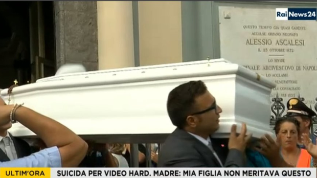 O enterro de Tiziana foi transmitido ao vivo pela TV italiana