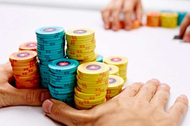 Saber utilizar o check-raise no flop no No Limit Hold'em do pôquer é fundamental (Divulgação)