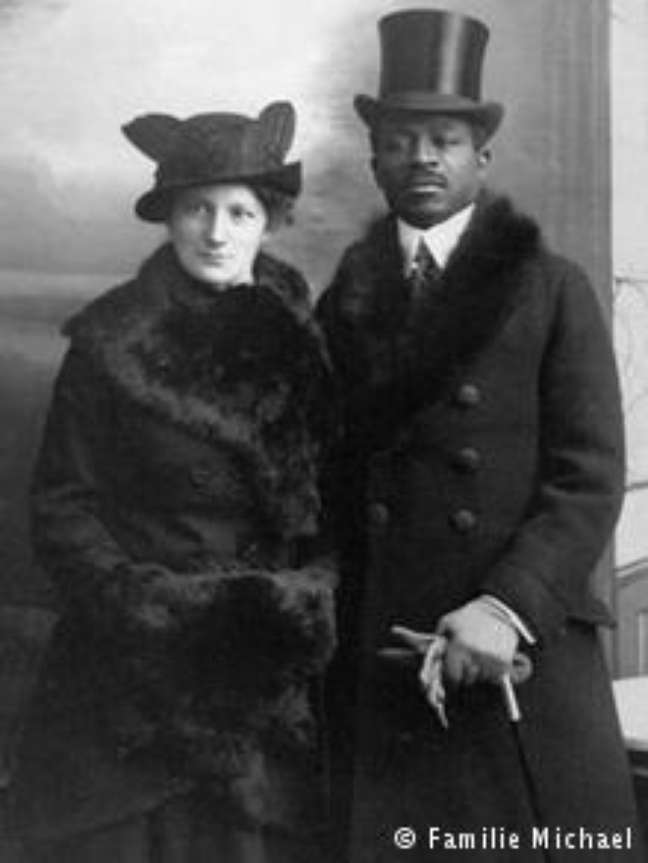 Os pais de Theodor Wonja: mãe era alemã e seu pai camaronês