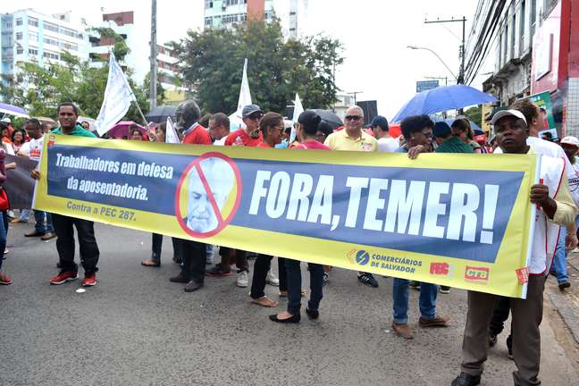 Protesto contra a reforma da Previdência na Praça Joana Anjelica, em Salvador (BA)