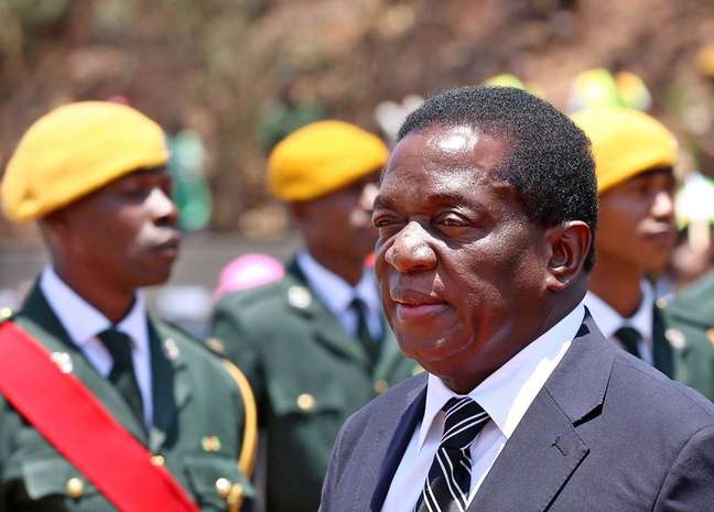 Emmerson Mnangagwa, vice-presidente destituído na semana passada