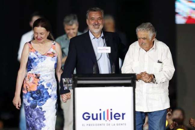 Closing campaign for presidential candidate Alejandro Guillier in Santiago