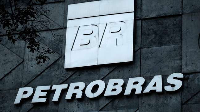 Sentença de Moro concluiu que tríplex seria em troca de contratos fraudulentos na Petrobras