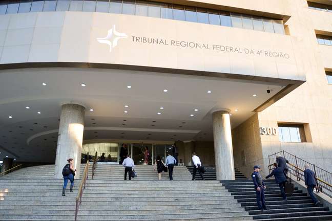 Fachada do Tribunal Regional Federal da 4ª Região, em Porto Alegre (RS)