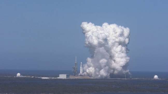 Um teste dos motores foi realizado no mês passado | Foto: Space X