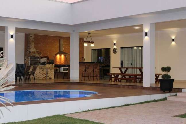 48. Casa linda e moderna com espaço gourmet com piscina