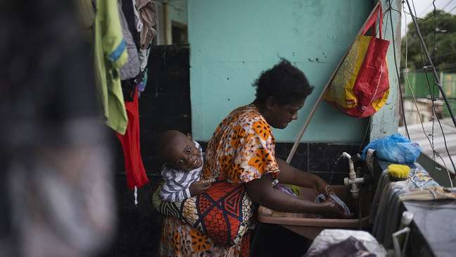 Congoleses enfrentam violência, pobreza e desemprego para recomeçar no Brasil