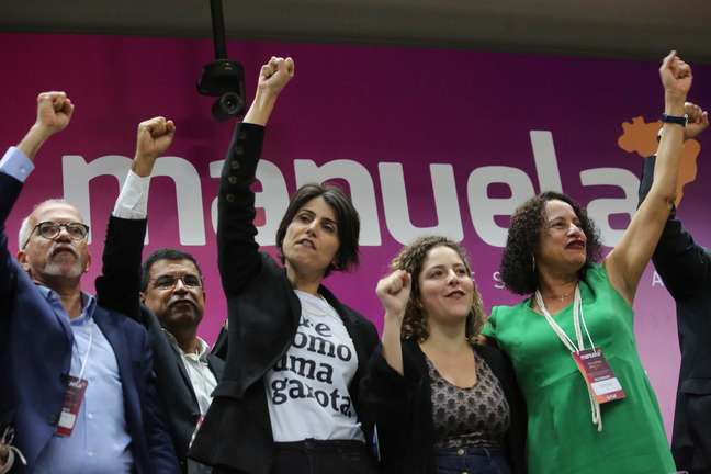 PCdoB oficializa candidatura de Manuela à Presidência