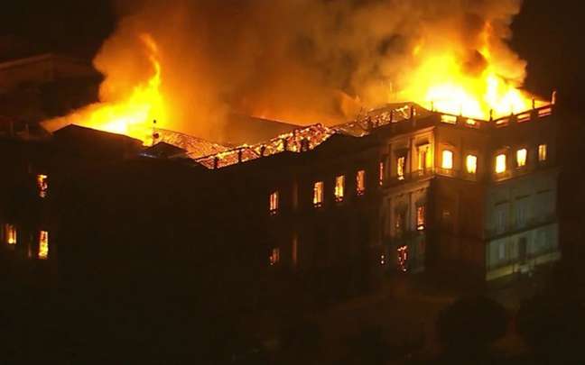 Incêndio tomou conta do prédio do Museu Nacional no último domingo (Foto: Divulgação)