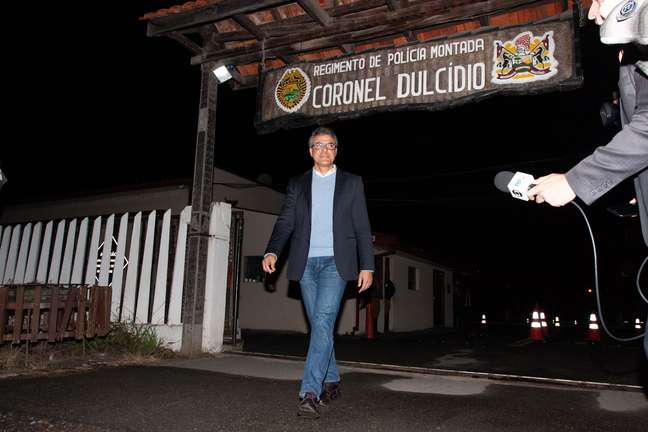 - O ex-governador do Paraná, Beto Richa, deixa Quartel da Polícia Militar, Regimento de Polícia Montada Coronel Dulcídio em Curitiba (PR), nesta sexta-feira (14)