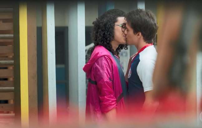 Beijo em Malhacao ganha reacoes na web