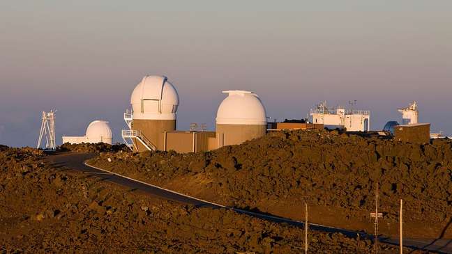 Os telescópios do sistema de sondagem contínua Pan-Starrs que detectaram o Oumuamua estão localizados no topo do vulcão Haleakala, em Maui