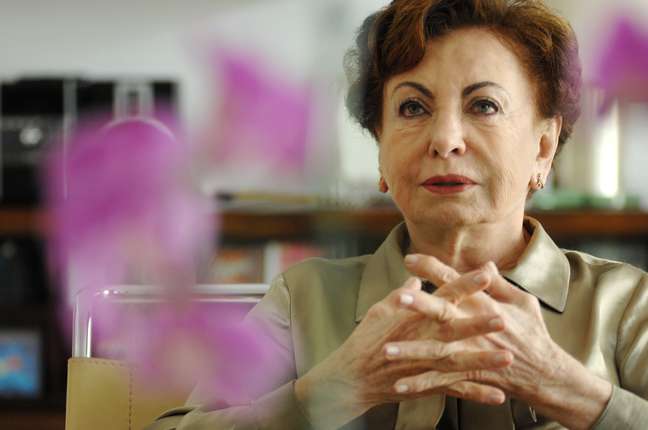 A atriz Beatriz Segall durante entrevista na capital paulista.