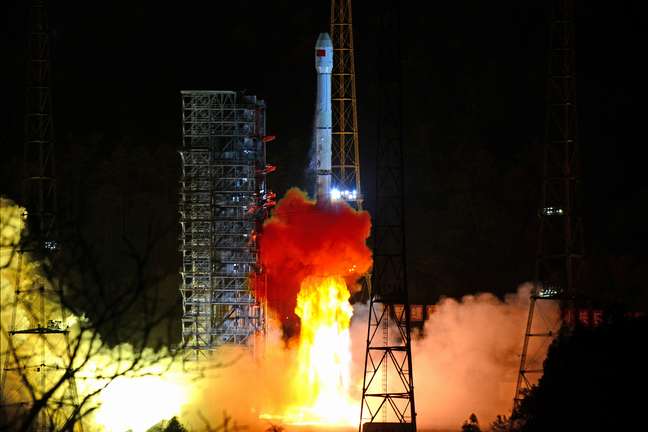 Chang&#039;e 4 é lançado ao espaço para a missão