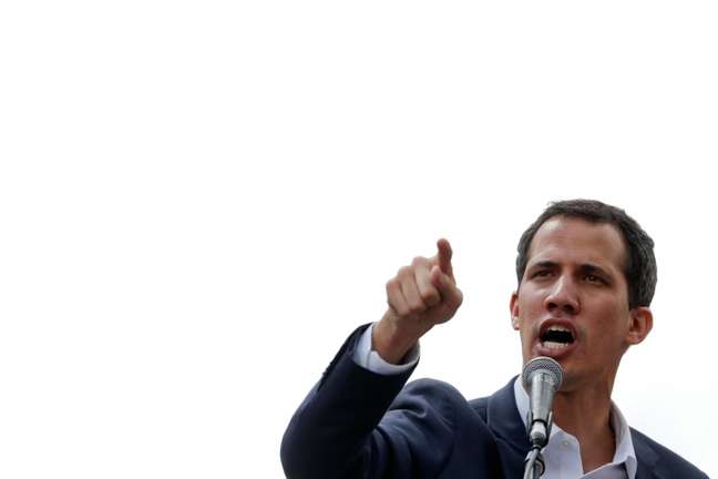 Crise política esquentou na Venezuela em janeiro, quando Juan Guaidó se autoproclamou presidente do país