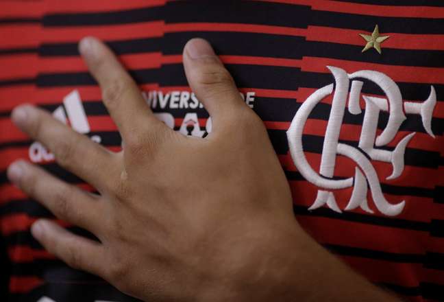Torcedor do Flamengo durante missa