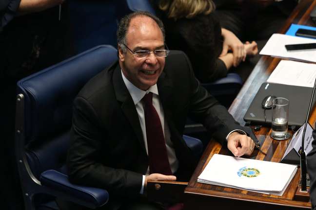 O senador Fernando Bezerra (MDB-PE), líder do governo no Senado