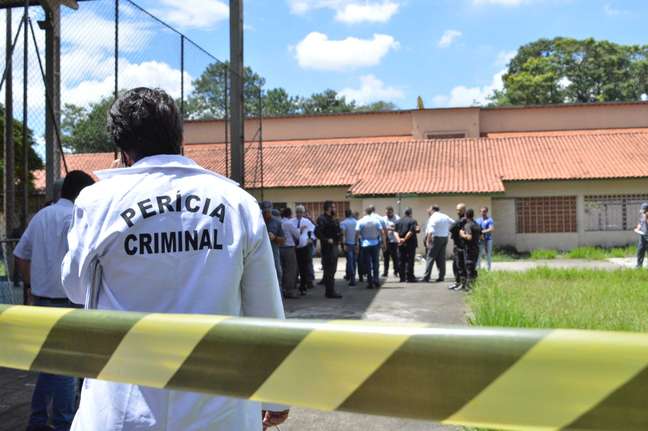 Movimentação após tiroteio ocorrido na Escola Estadual Raul Brasil de Suzano, na Rua Otávio Miguel da Silva, em Suzano, na Grande São Paulo, nesta quarta-feira (13)