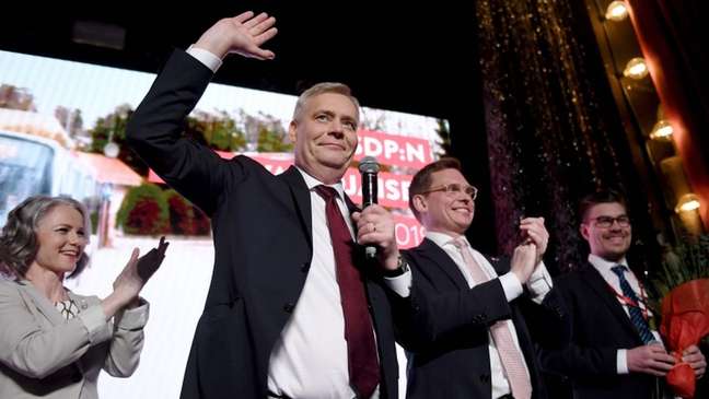 'Pela primeira vez desde 1999, somos o partido mais votado na Finlândia', declarou o líder do SPD, Antti Rinne