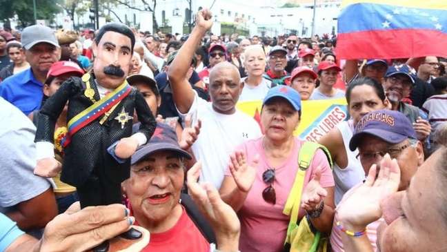 Os partidários de Maduro se mobilizaram em manifestação no centro de Caracas