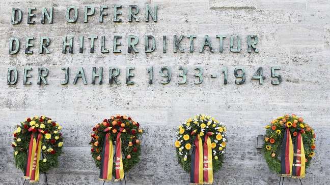 Dezenas de milhares de adversários políticos foram assassinados pelos nazistas