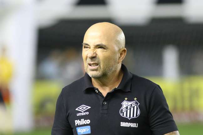 Técnico do Santos, Jorge Sampaoli, durante partida contra o Atlético-MG, pela oitava rodada do Campeonato Brasileiro 2019