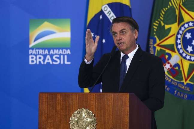 Bolsonaro afirma que 'governo prossegue' se capitalização ficar fora da reforma da Previdência