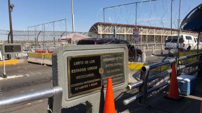 Várias faixas de fronteira foram fechadas para limitar a passagem de imigrantes