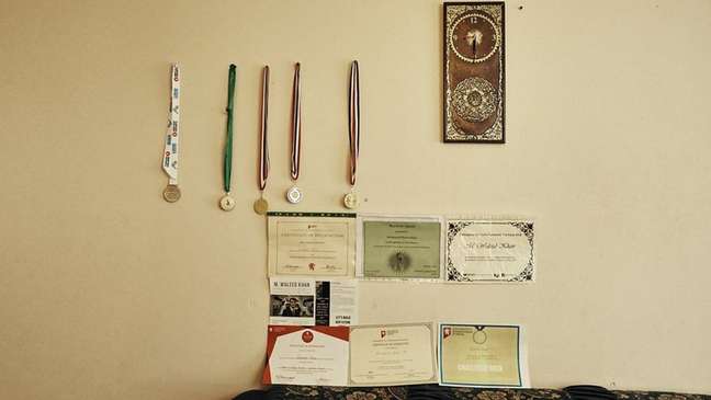 Medalhas e diplomas de Waleed