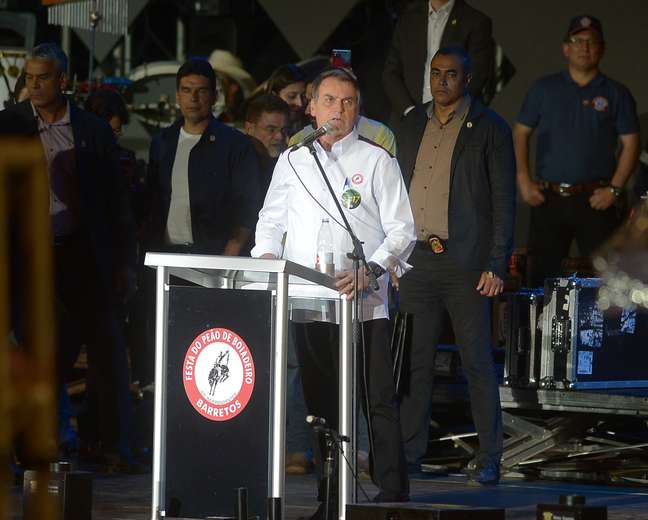  O presidente da República, Jair Bolsonaro, participa na noite deste sábado (17) da abertura do rodeio da 64ª Festa do Peão de Boiadeiro de Barretos, no interior de São Paulo.
