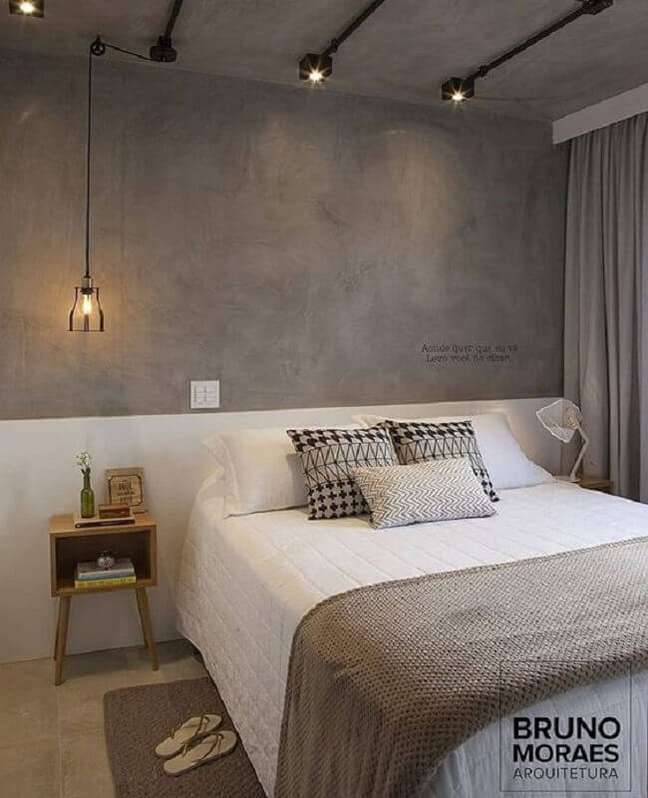 65. Pendente para quarto moderno com parede de cimento queimado – Foto: Bruno Moraes Arquitetura