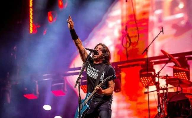 Dave Grohl: rei do palco, que conduz um show como poucos no mundo, o vocalista do Foo Fighters deu mais uma aula de carisma. A banda fez covers incríveis além de tocas seus sucessos. 