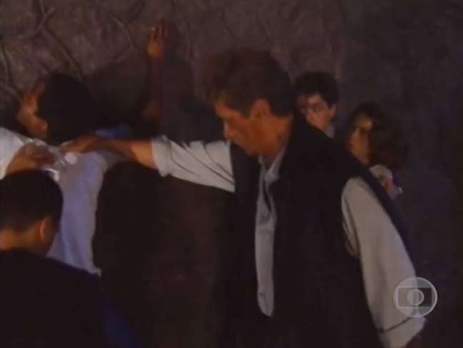 Cena demonstra racismo em blitz na novela 'Pátria Minha' (1994). Na imagem, Cláudia Abreu (Alice), Alexandre Moreno (Kennedy) e Fabio Assunção (Rodrigo).