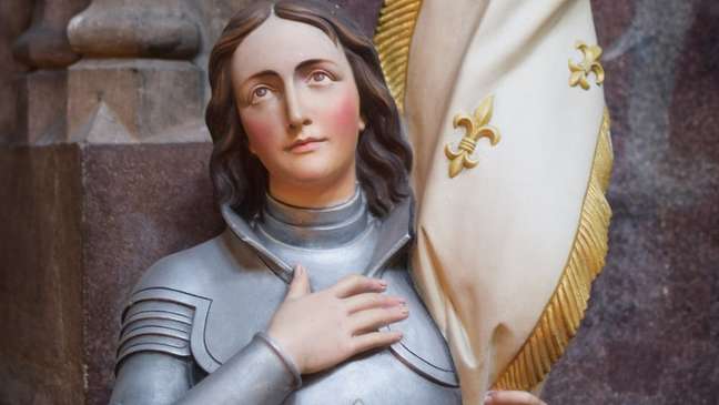 Depois de se tornar santa, Joana D'Arc acabou sendo declarada uma das padroeiras da França