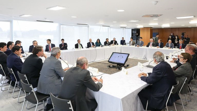 Em reação ao STF, Bolsonaro chama reunião com ministros e deve orientar Weintraub a não depor
