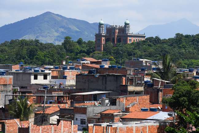Traficantes de favelas do Complexo da Maré, na zona norte do Rio, também decretaram lockdown para evitar disseminação do coronavírus na região
25/03/2020
REUTERS/Lucas Landau
