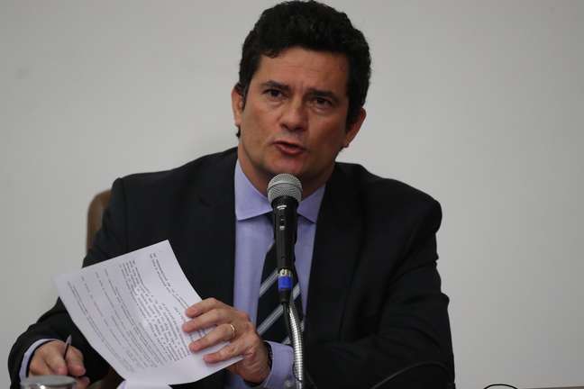 O ministro da Justiça e Segurança Pública, Sergio Moro, anuncia sua saída do governo em pronunciamento realizado na sede do Ministério, em Brasília