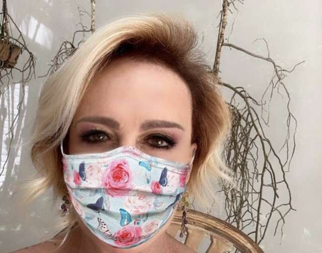 A apresentadora do 'Mais Você', Ana Maria Braga, cumprindo quarentena durante pandemia do novo coronavirus.