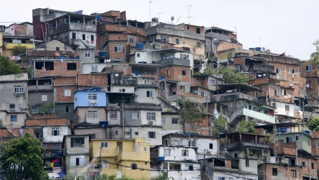 Mais de 40% das crianças brasileiras de zero a seis anos habitavam em 2017 casas com ao menos uma inadequação de saneamento, seja ausência de esgoto, abastecimento de água ou coleta de lixo