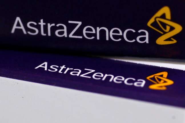Logo da AstraZeneca em pacote de medicamentos em farmácia de Londres
28/04/2020
REUTERS/Stefan Wermuth/File Photo