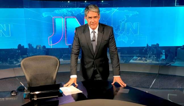 Na Globo há 34 anos, William Bonner comanda o JN desde 1996: uma trajetória de sucesso abalada por quem o acusa de falta de imparcialidade