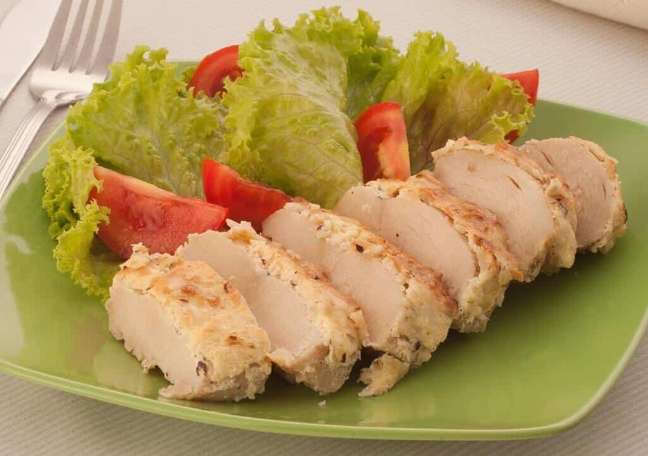 Guia da Cozinha - 9 Jeitos diferentes de fazer peito de frango para ter um prato incrível