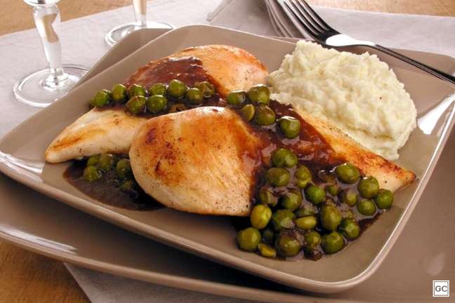 Guia da Cozinha - 9 Jeitos diferentes de fazer peito de frango para ter um prato incrível