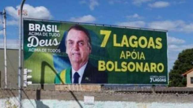 Outdoor em apoio ao presidente Jair Bolsonaro colocado na cidade de Sete Lagoas, Minas Gerais