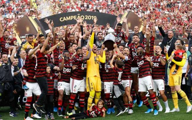 Entre muitas conquistas, o Flamengo levantou o Bi da Libertadores da América em 2019 (Foto: Luka Gonzales/AFP)