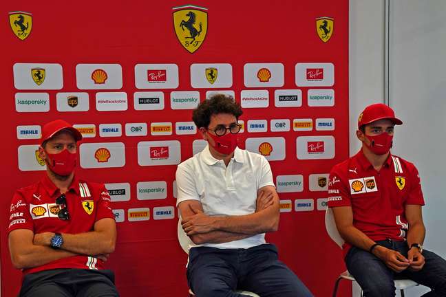 Entre o passado e o futuro, a Ferrari prioriza Leclerc e deixa Vettel com as sobras 