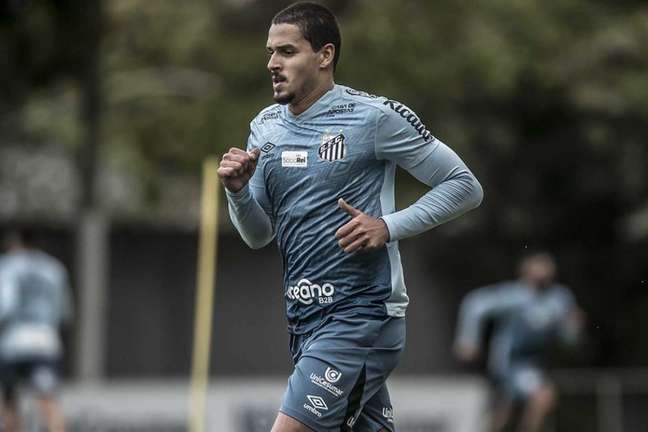 Lucas Veríssimo deve ser desfalque para enfrentar o Sport (Foto: Ivan Storti/Santos FC)